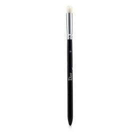 CHRISTIAN DIOR by Christian Dior Backstage Large Eyeshadow Blending Brush 23 ---