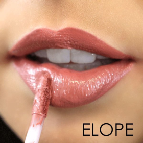 Succulent Liquid Lipstick (Color: Elope)