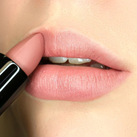 Velvet Semi-Matte Lipstick (Color: CEO)