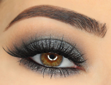 Metallic Eye Sparkle Shadow (Color: Drama)