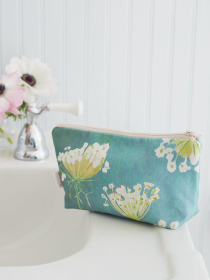 Makeup Bag (Color: Queen Anne's Lace on Teal)